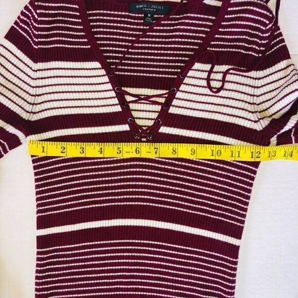 EUC Women’s Medium Romeo + Juliet Couture LS Lace Up Knitted Sweater - Picture 6 of 8